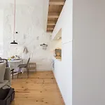 Lovelystay - Cativo Mezzanine Apartment