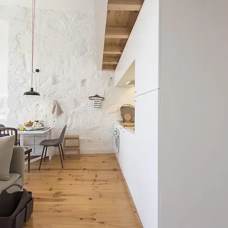 Lovelystay - Cativo Mezzanine Apartment