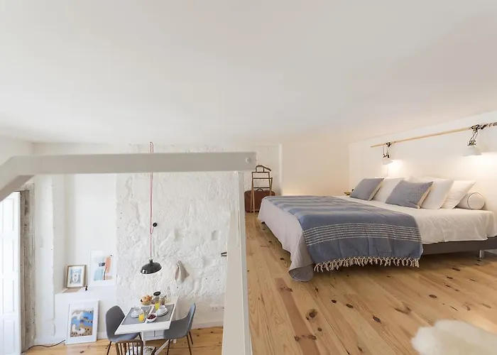 Lovelystay - Cativo Mezzanine Апартаменты